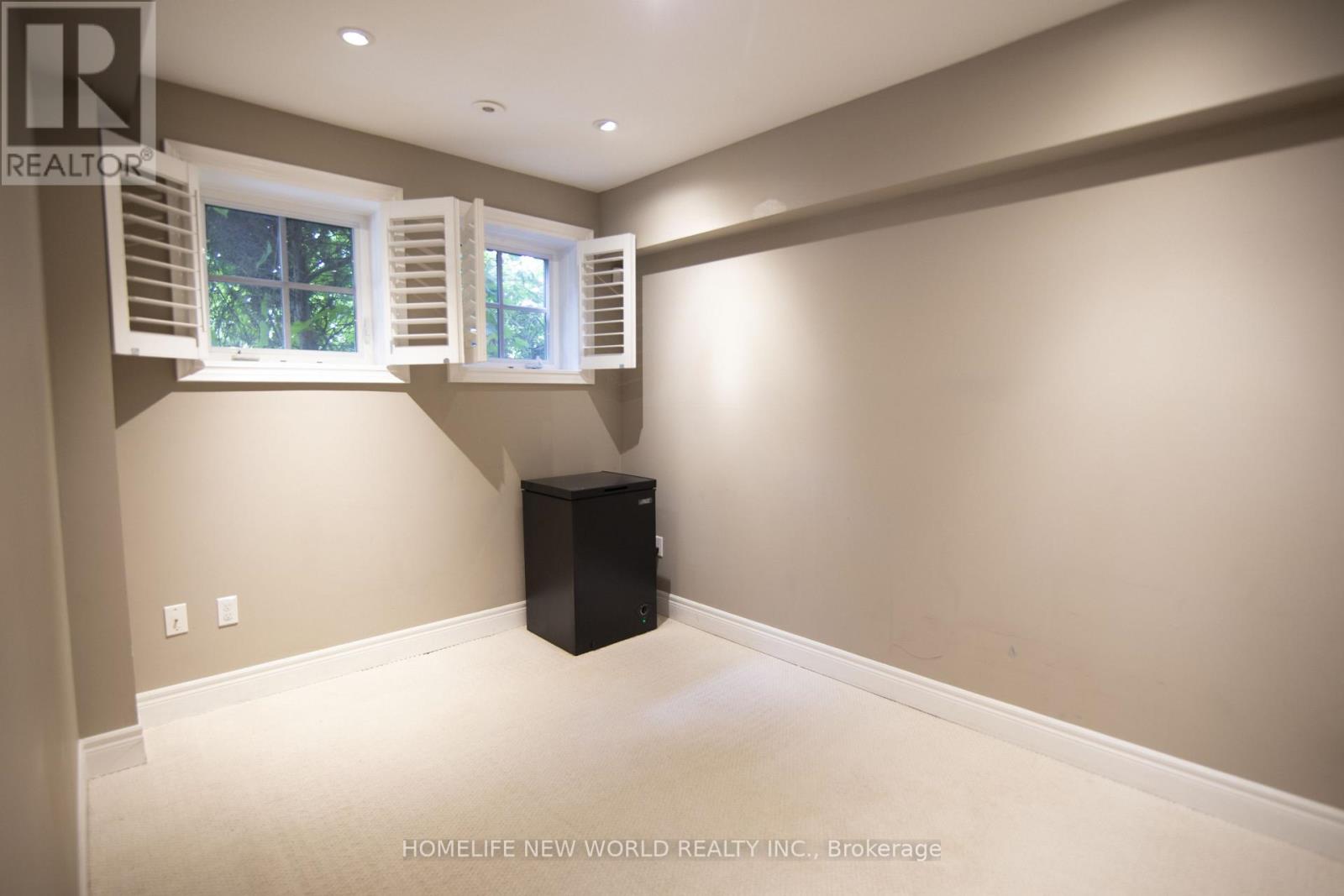 585A Oxford Street, Toronto, ON photo 22