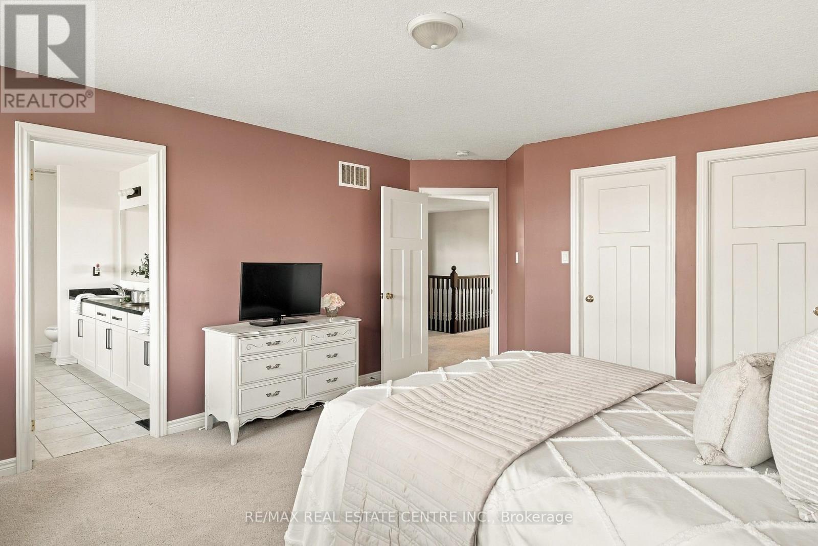 51 LAVERTY CRESCENT - 25
