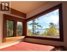 1955 Garland Dr, Gabriola Island, BC V0R1X6 Photo 16