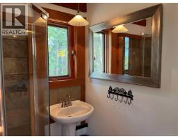 1955 Garland Dr, Gabriola Island, BC V0R1X6 Photo 20