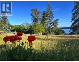 1955 Garland Dr, Gabriola Island, BC V0R1X6 Photo 50