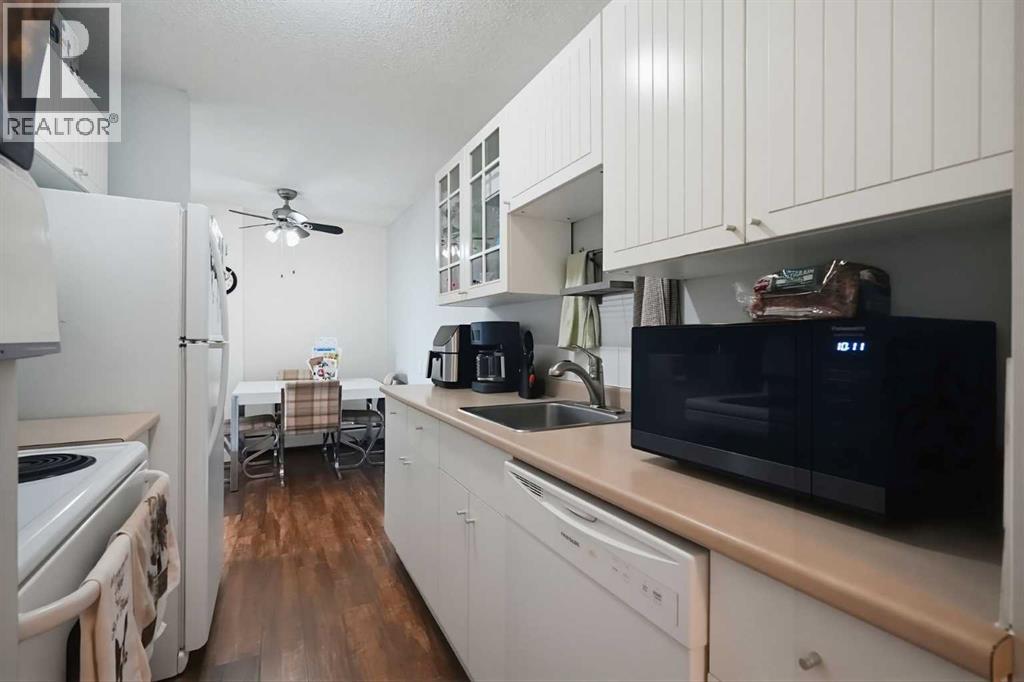#302 3522 44 Street SW - 6