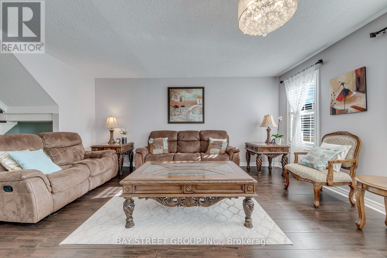 213 LITTLEWOOD DRIVE - 17