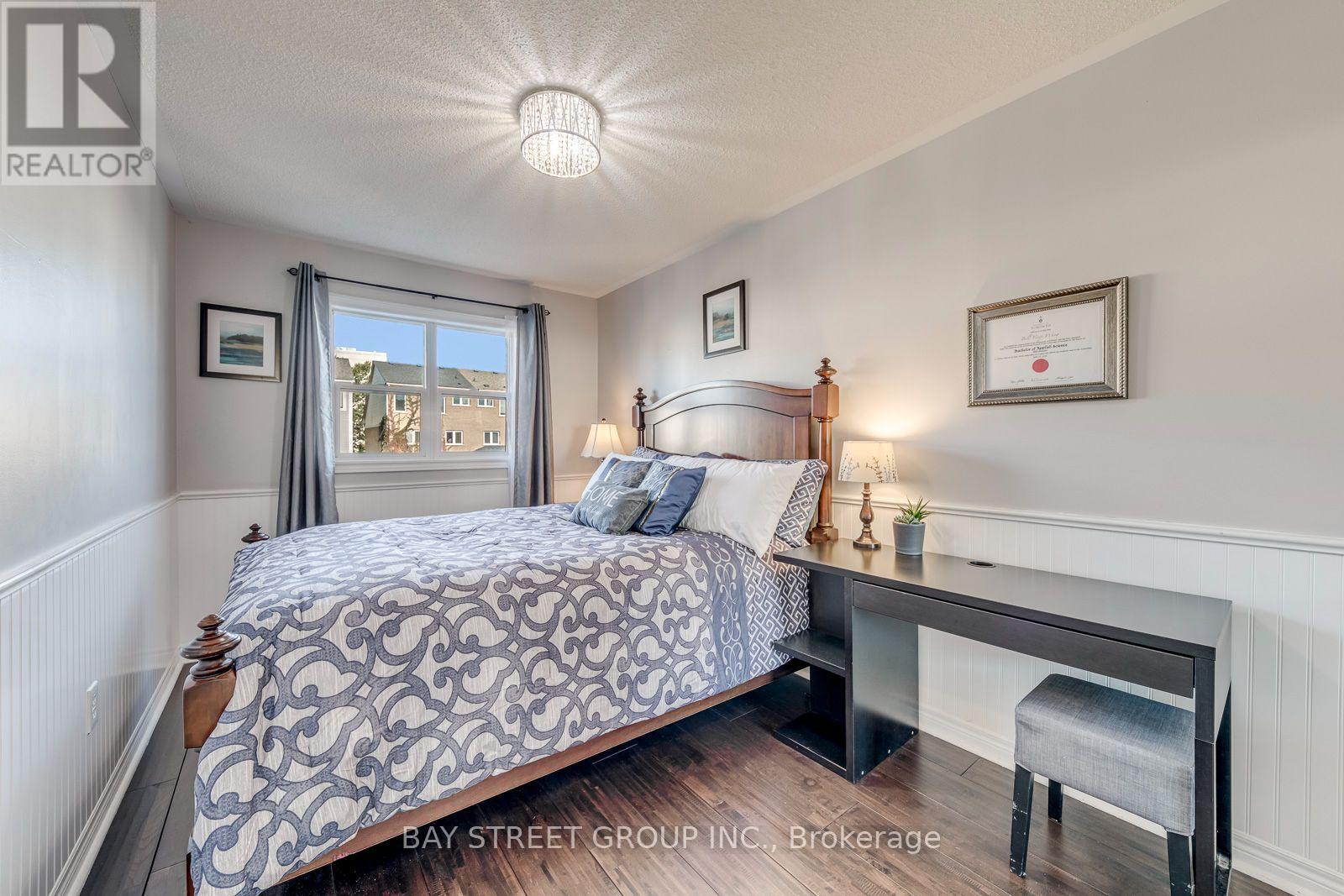 213 LITTLEWOOD DRIVE - 21