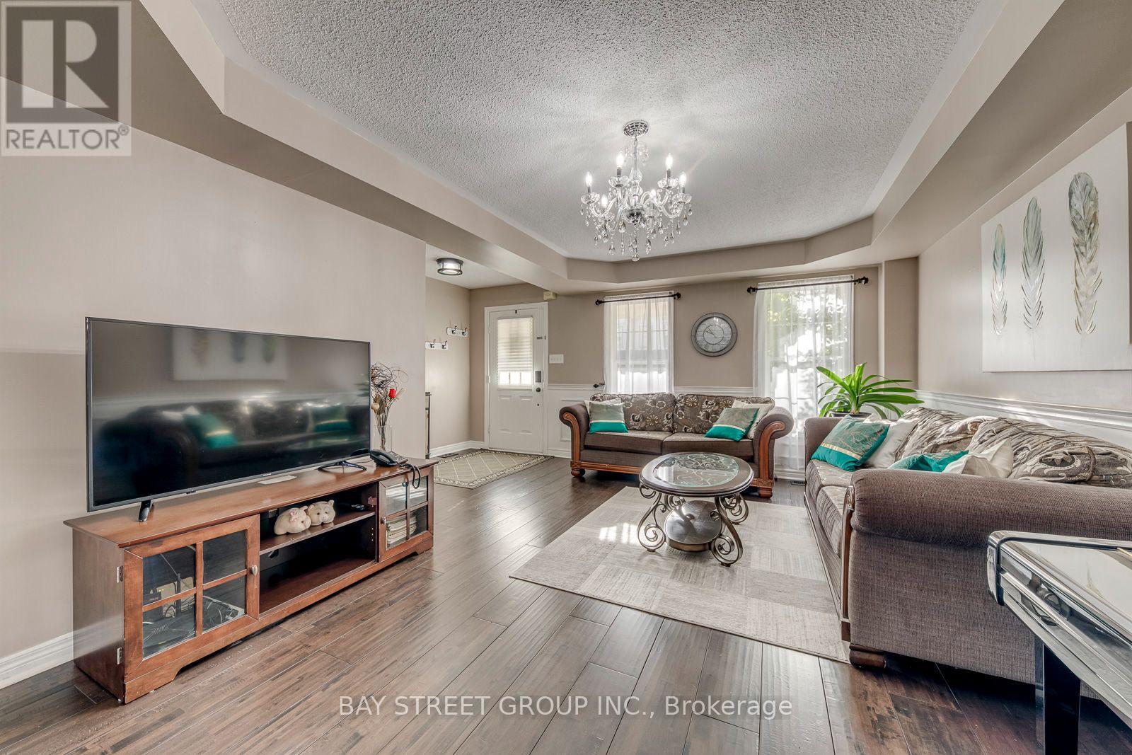 213 LITTLEWOOD DRIVE - 6