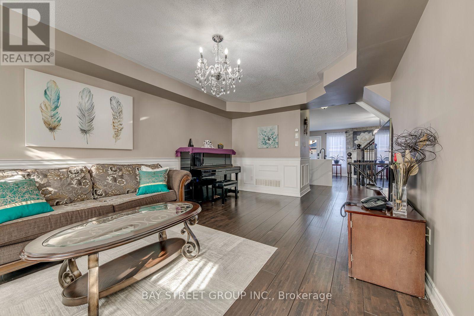 213 LITTLEWOOD DRIVE - 7