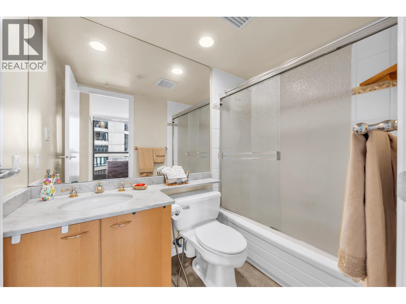 Photo of 2302 1367 ALBERNI STREET 24