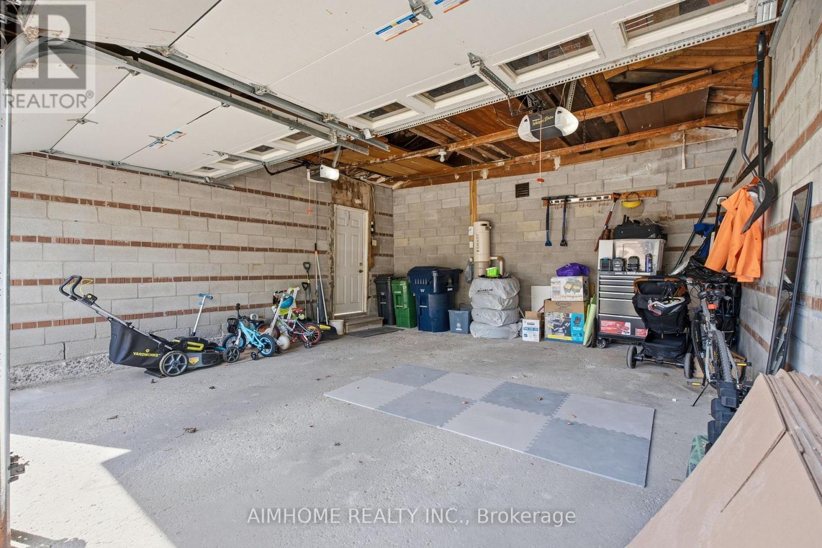 18 HAVILAND DRIVE - 35