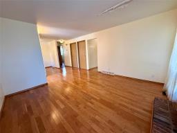 107 Bret Bay, Winnipeg, MB R2G2C3 Photo 9