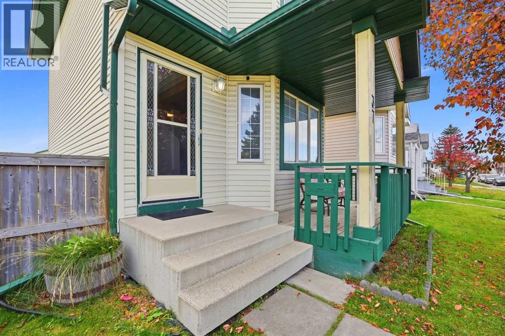 37 Appleside Close SE - 3