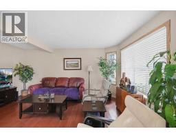 4pc Bathroom - 37 Appleside Close Se, Calgary, AB T2A7T8 Photo 8