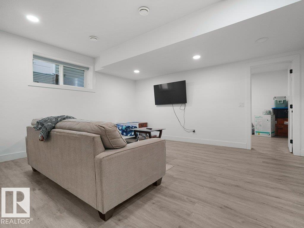 1107 150 AV NW - 56