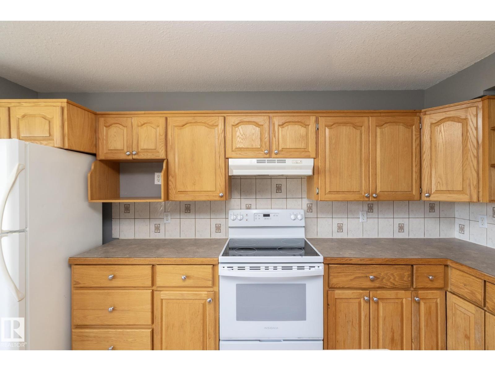 137 MICHIGAN ST - Image 17