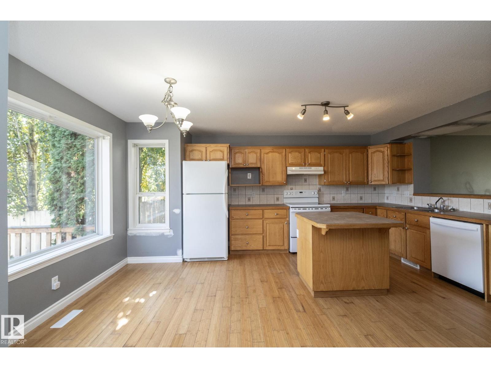 137 MICHIGAN ST - 20