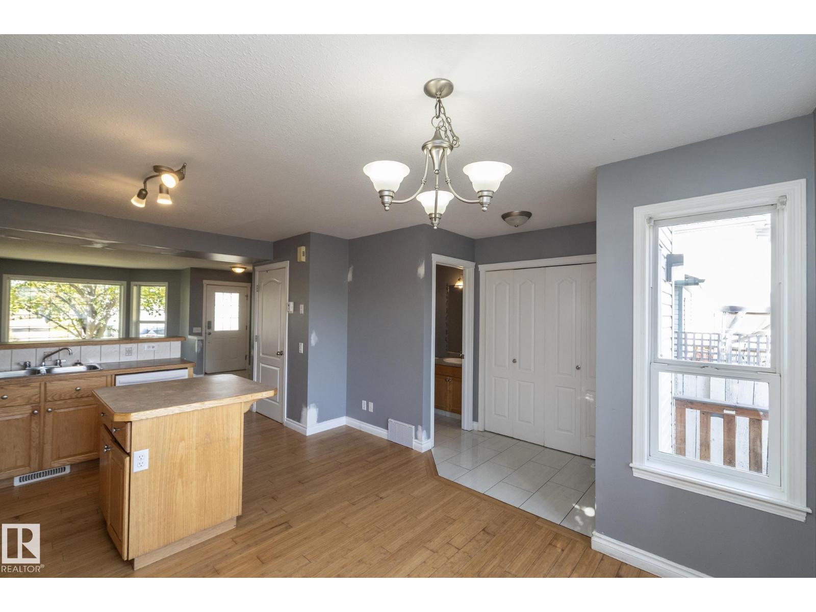 137 MICHIGAN ST - Image 23