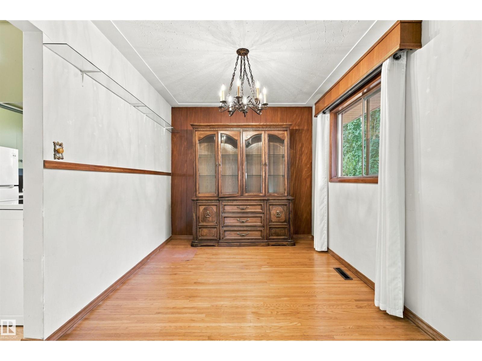 10520 Lauderdale RD NW - 10