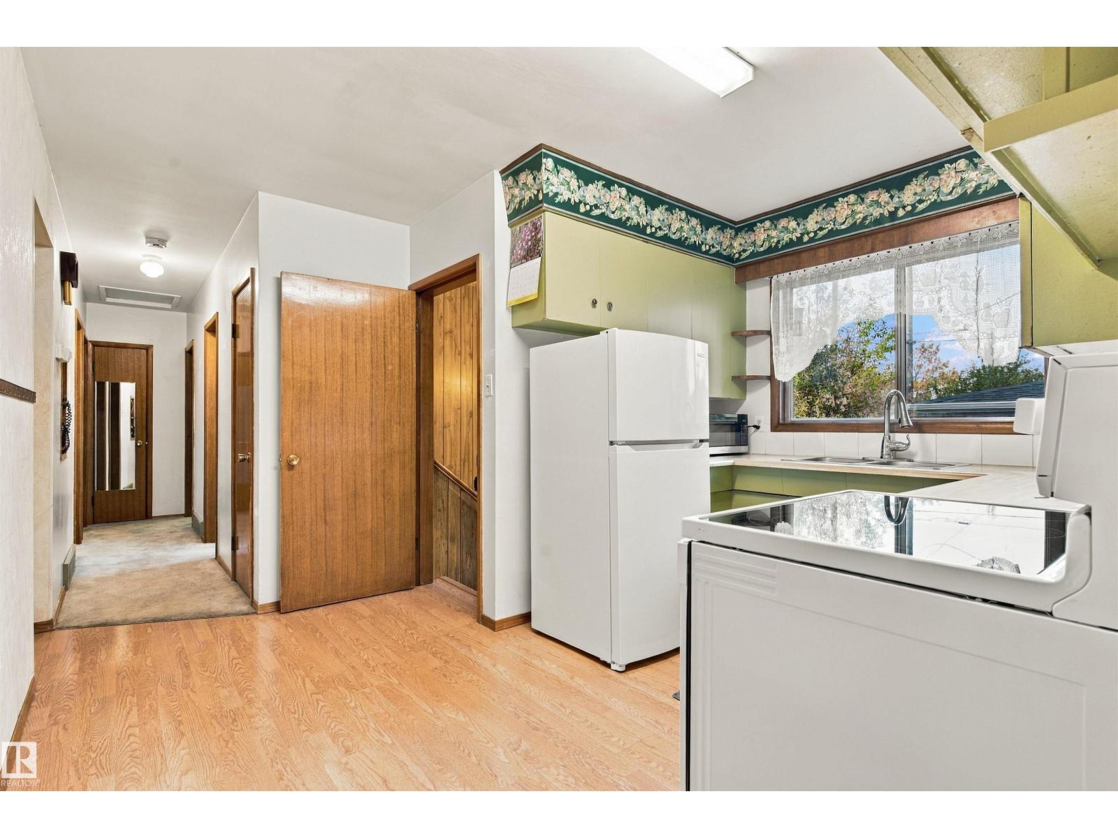 10520 Lauderdale RD NW - 12