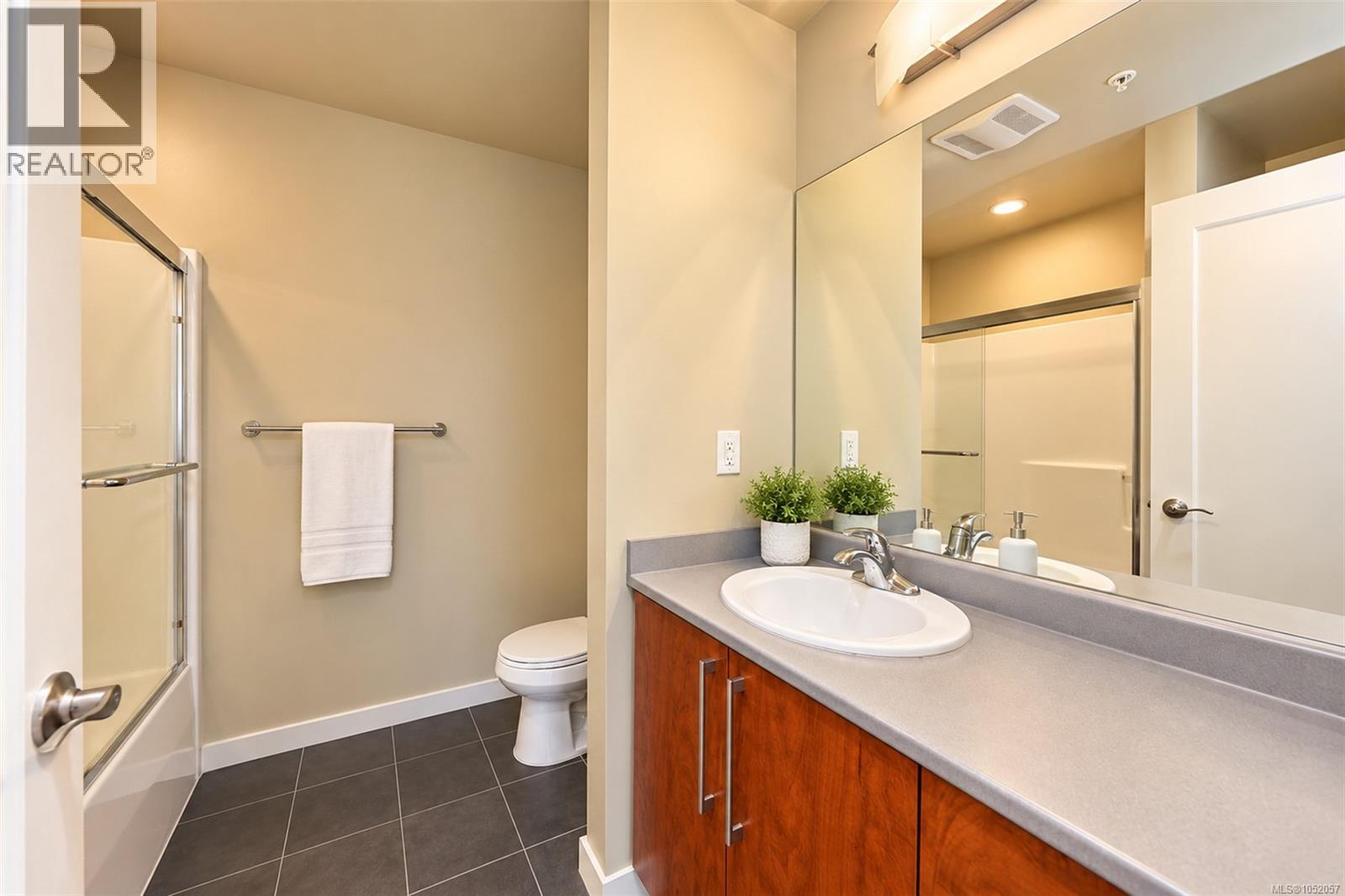 306 611 Brookside Rd, Colwood - Image 1