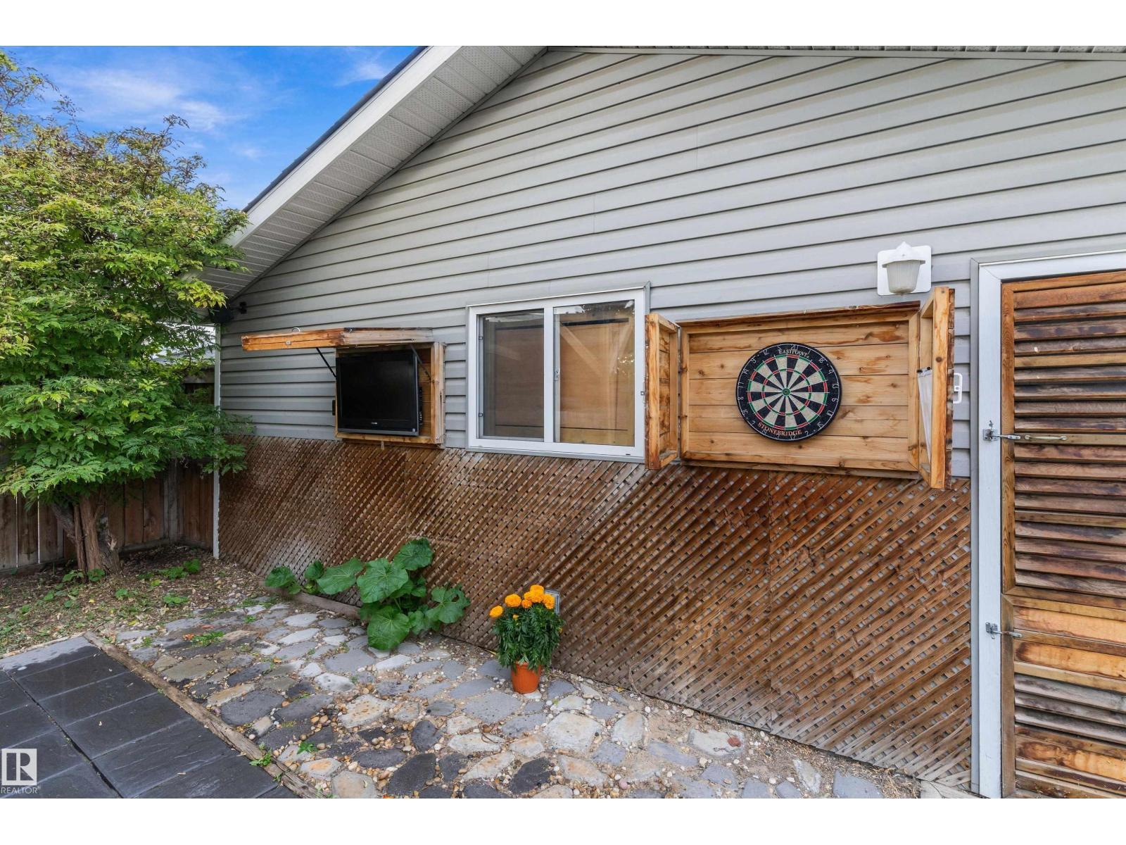 16166 110 A AV NW - 39
