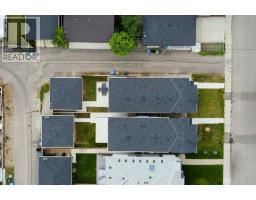 1906 43 Avenue SW - photo 38