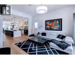 1906 43 Avenue SW - photo 12