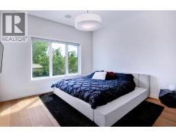 1906 43 Avenue SW - photo 16