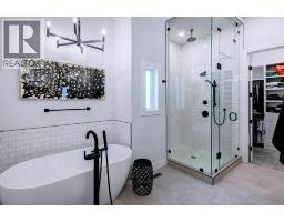 1906 43 Avenue SW - photo 19