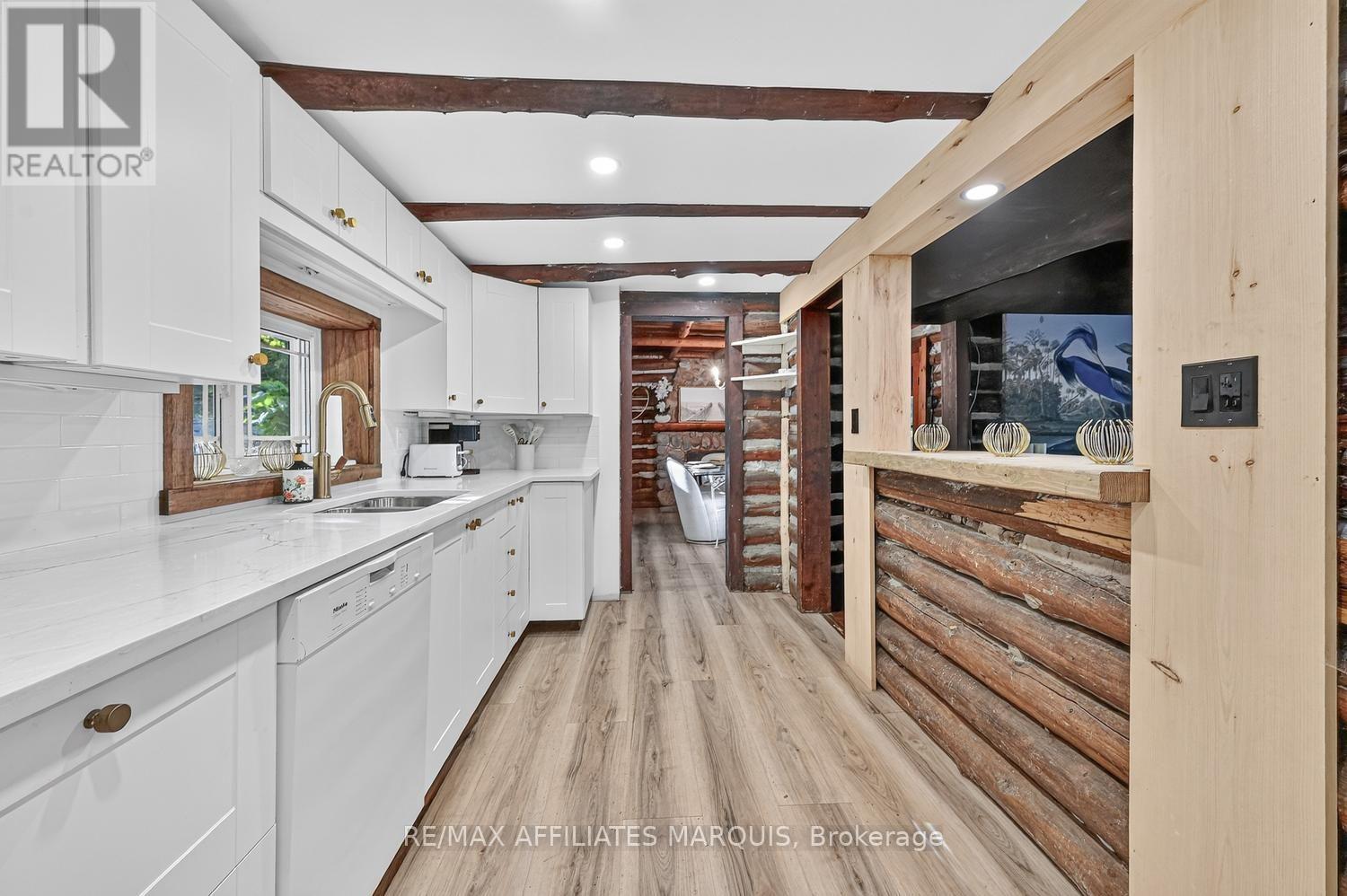 124 Mclaren Lane — photo 14