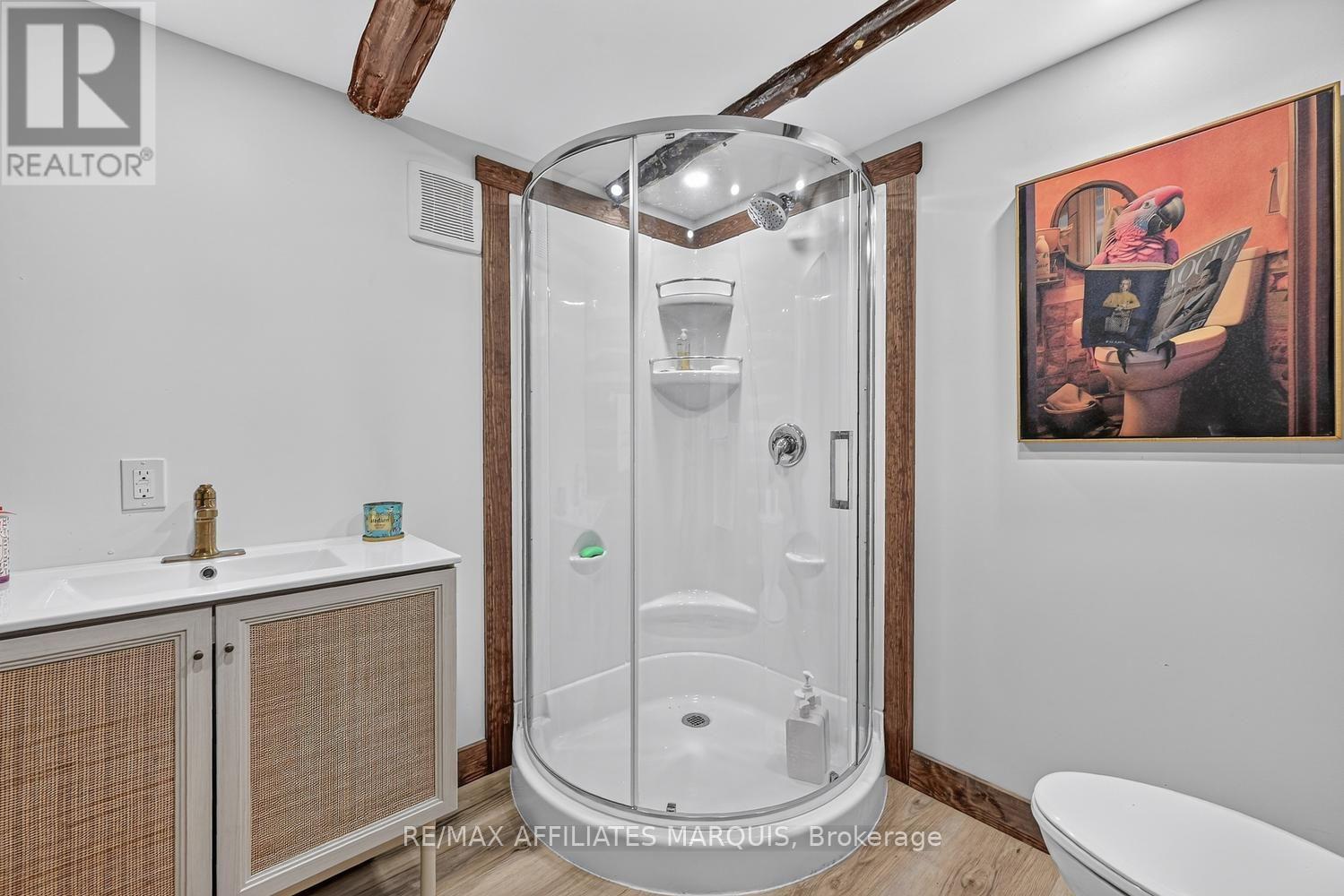 124 Mclaren Lane — photo 21