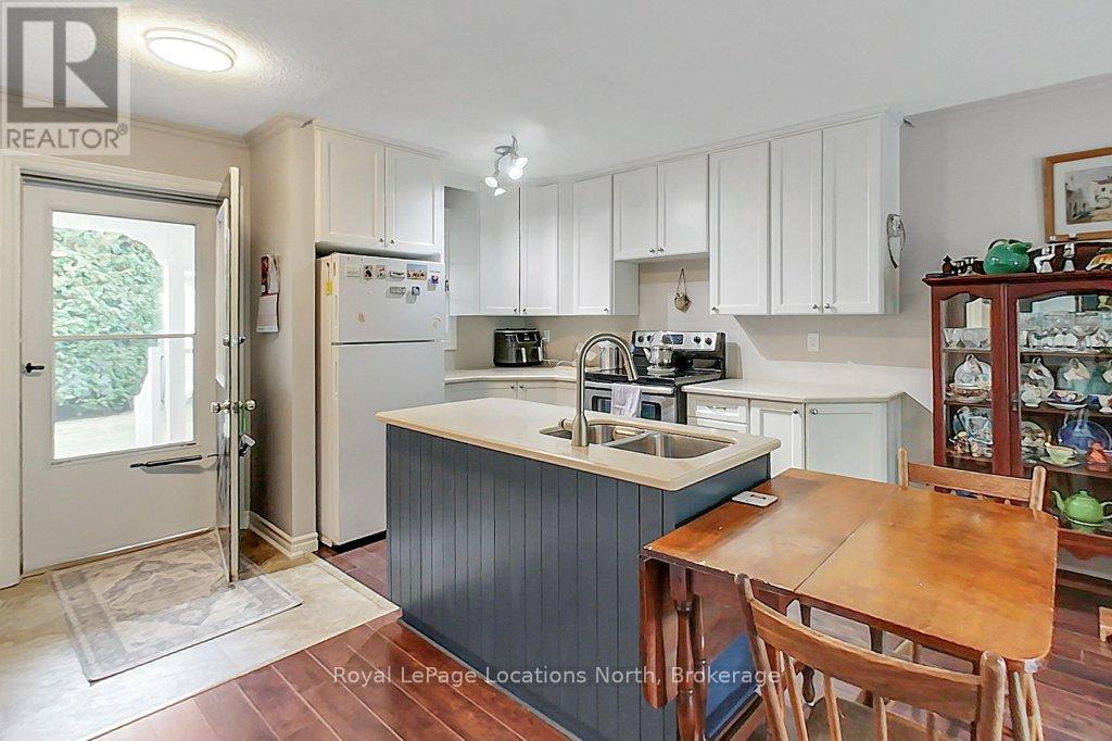 #2 83 VICTORIA STREET - 10