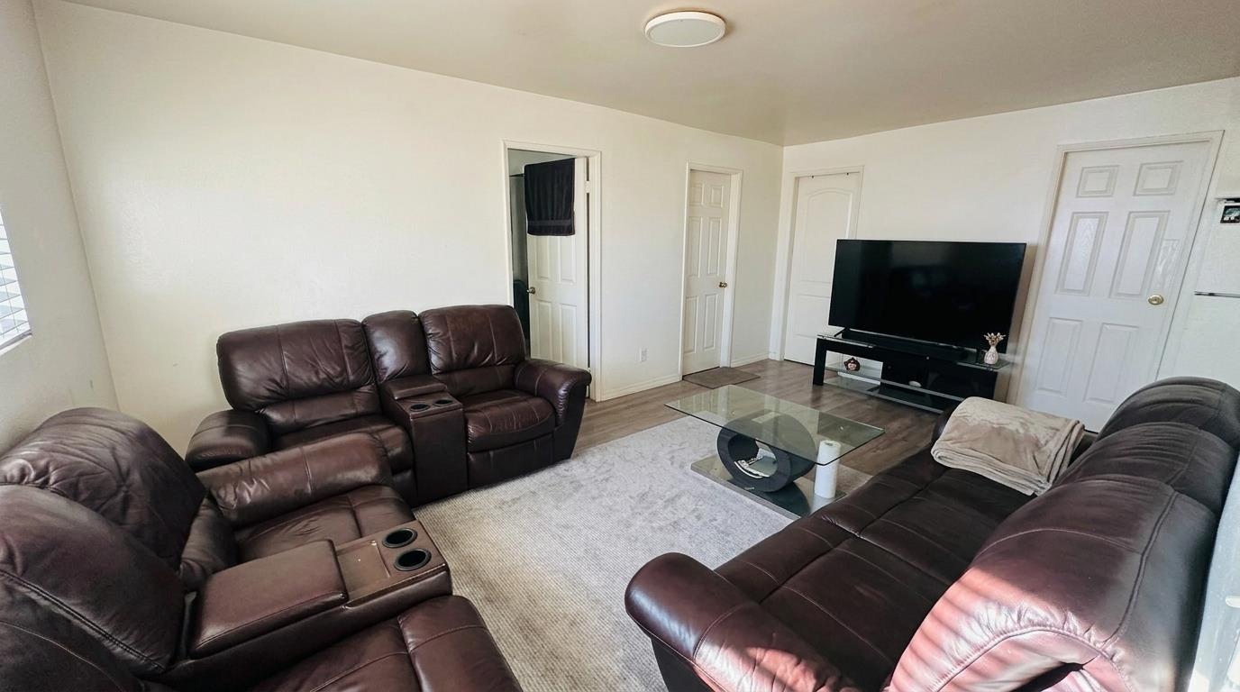 3 Bed, 1 Bath House for Sale in Surrey – 12666 114 AVENUE, Surrey – MLS# R3172893 - Image 22