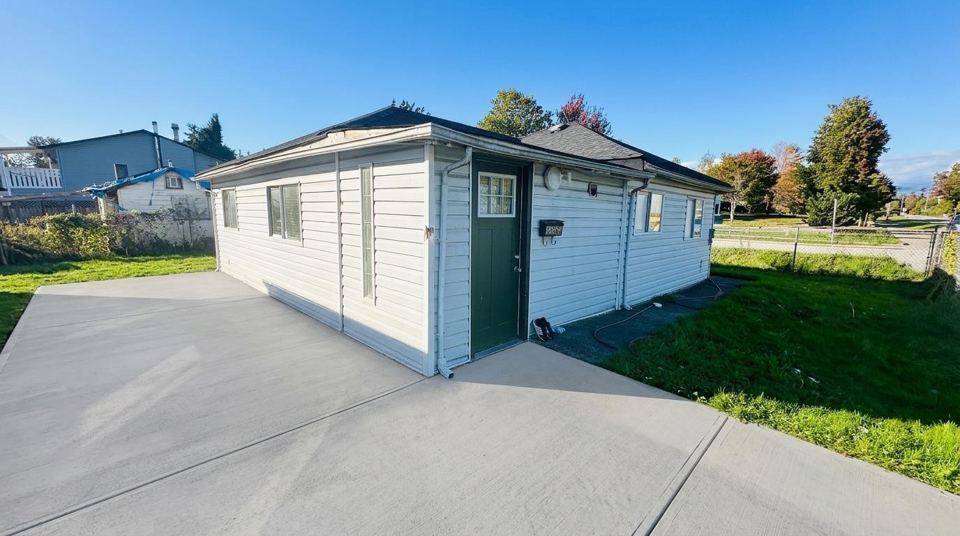 3 Bed, 1 Bath House for Sale in Surrey – 12666 114 AVENUE, Surrey – MLS# R3172893 - Image 24