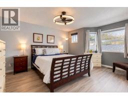 4pc Bathroom - 2, 2013 24 Street Sw, Calgary, AB T3E1T1 Photo 10