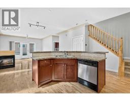 2pc Bathroom - 125 25 Avenue Nw, Calgary, AB T2M2A4 Photo 7