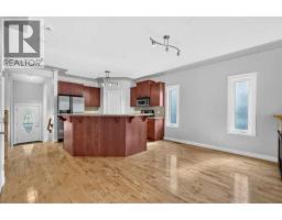 125 25 Avenue NW - photo 4