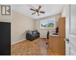 26 Fox Run, Barrie, ON L4N5L5 Photo 17