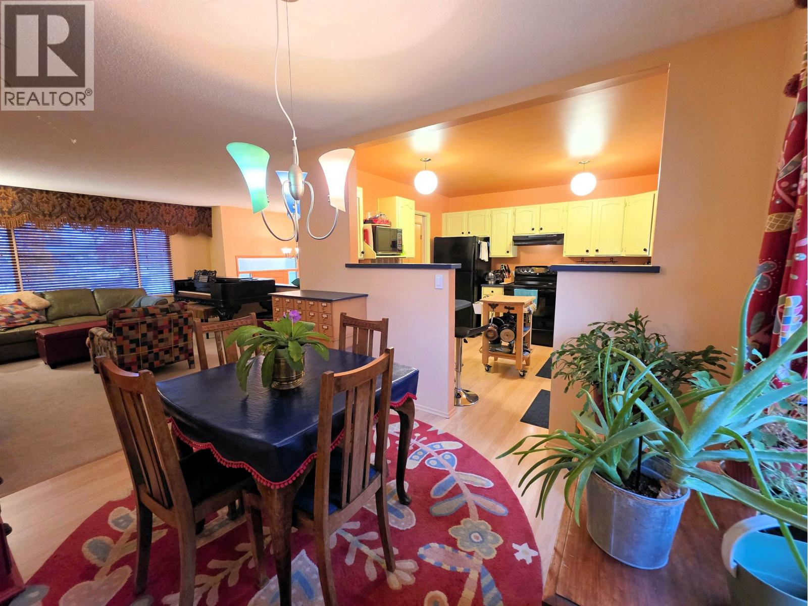 4231 MERTON CRESCENT - 4