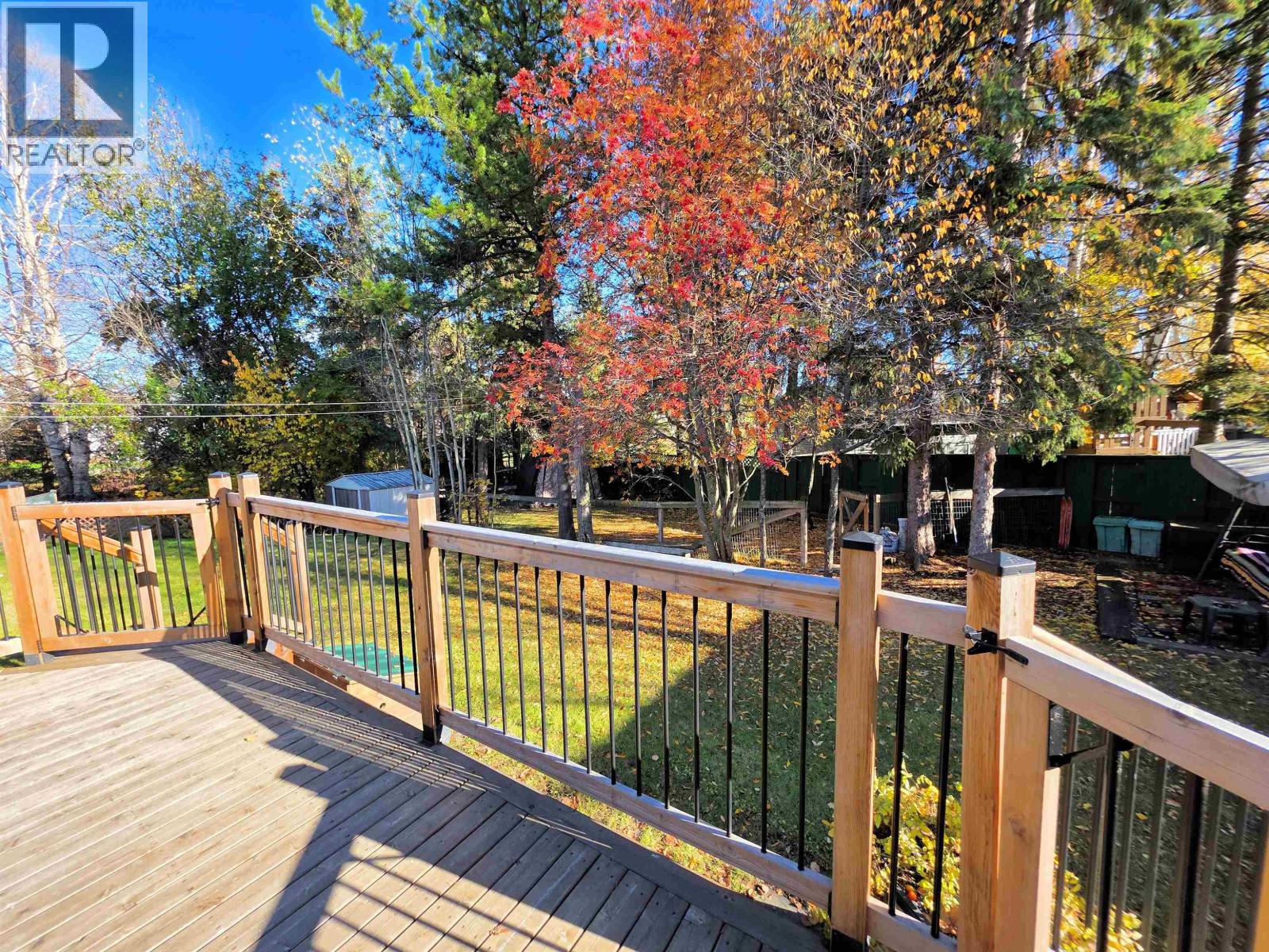 4231 MERTON CRESCENT - 33
