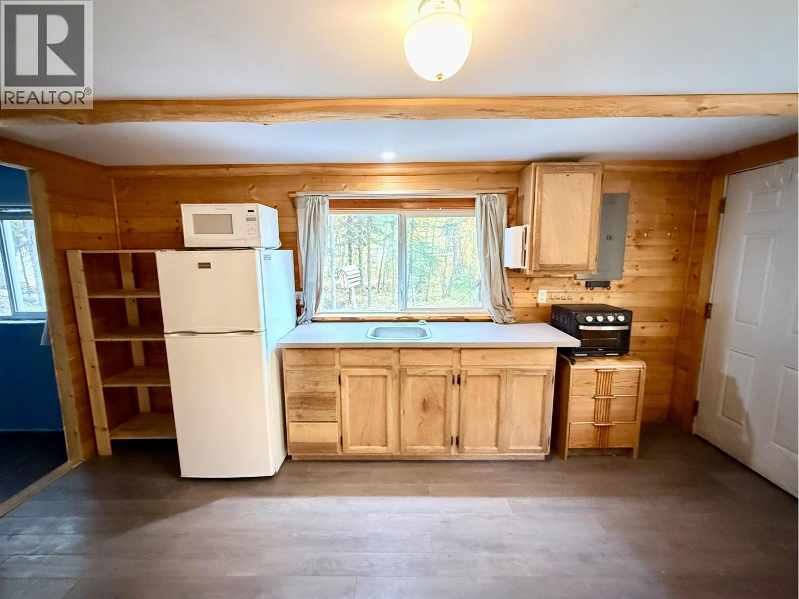 7603 MERLYN ROAD - 5