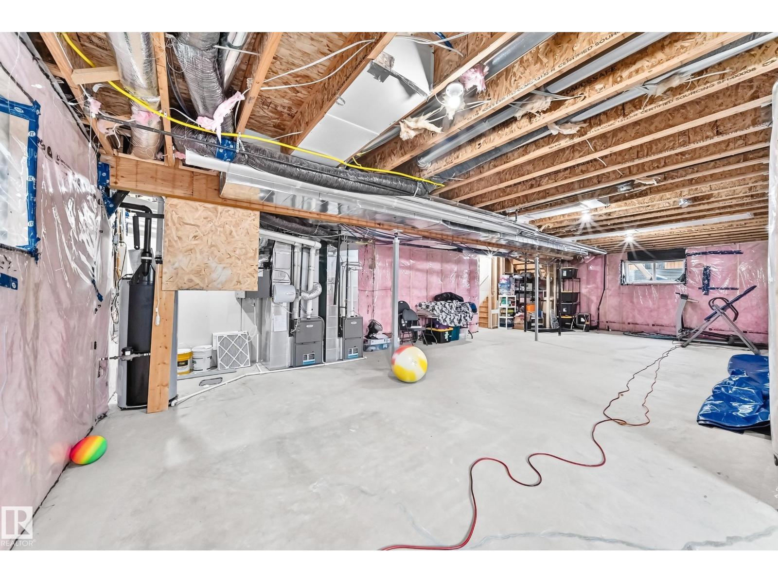 1667 ENRIGHT WY NW - 61