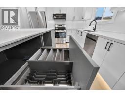 4pc Bathroom - 10551 Sherman Drive, Lake Country, BC V4V1W2 Photo 9