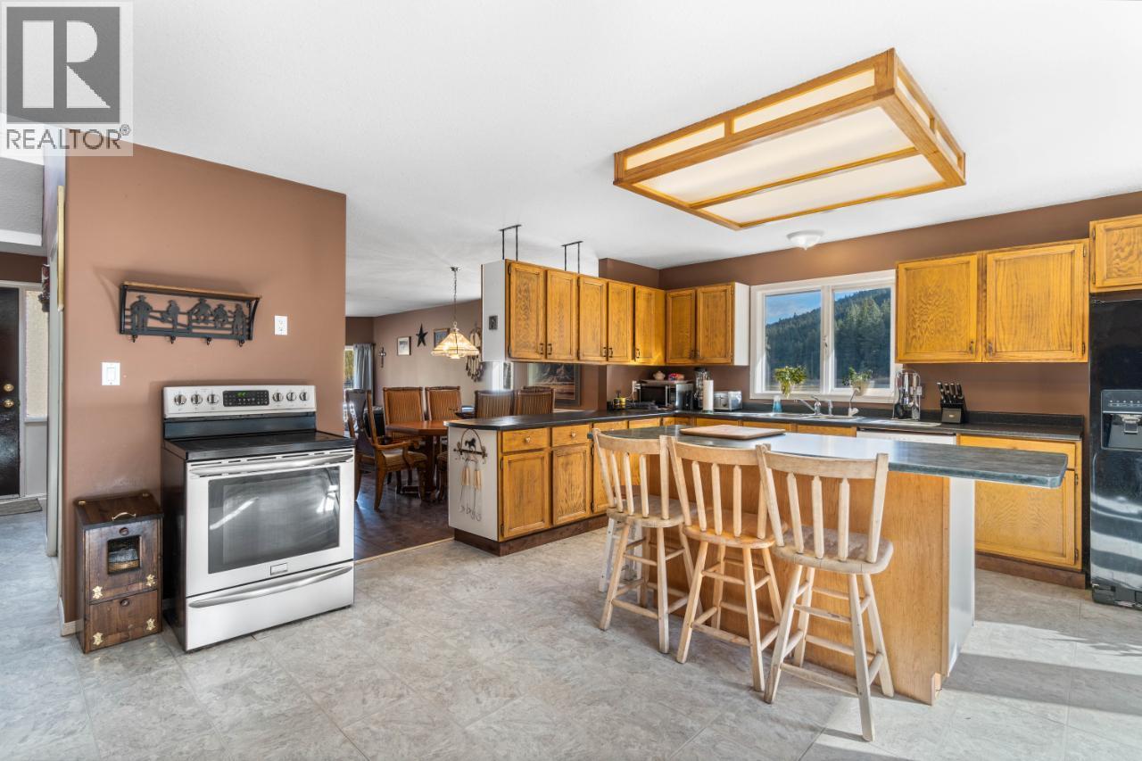  1740 MACAULAY Road, Merritt