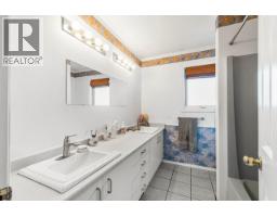 4pc Ensuite bath - 1740 Macaulay Road, Merritt, BC V0K2L0 Photo 19