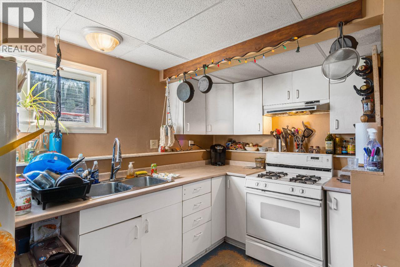 1740 MACAULAY Road - 31
