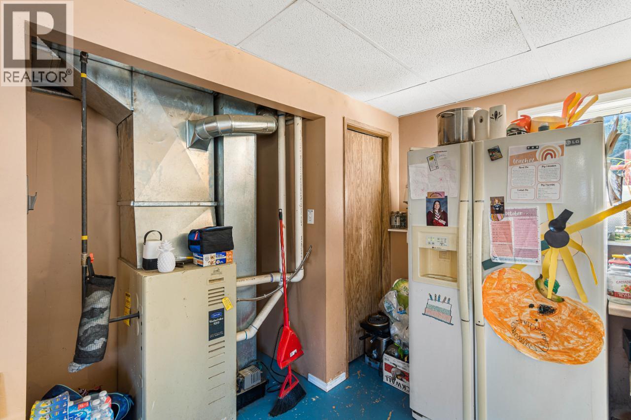 1740 MACAULAY Road - 32