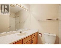 164 Strathaven Circle Sw, Calgary, AB T3H2N5 Photo 27