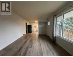 Family room - 830 9 Street N, Lethbridge, AB T1H1Z5 Photo 9
