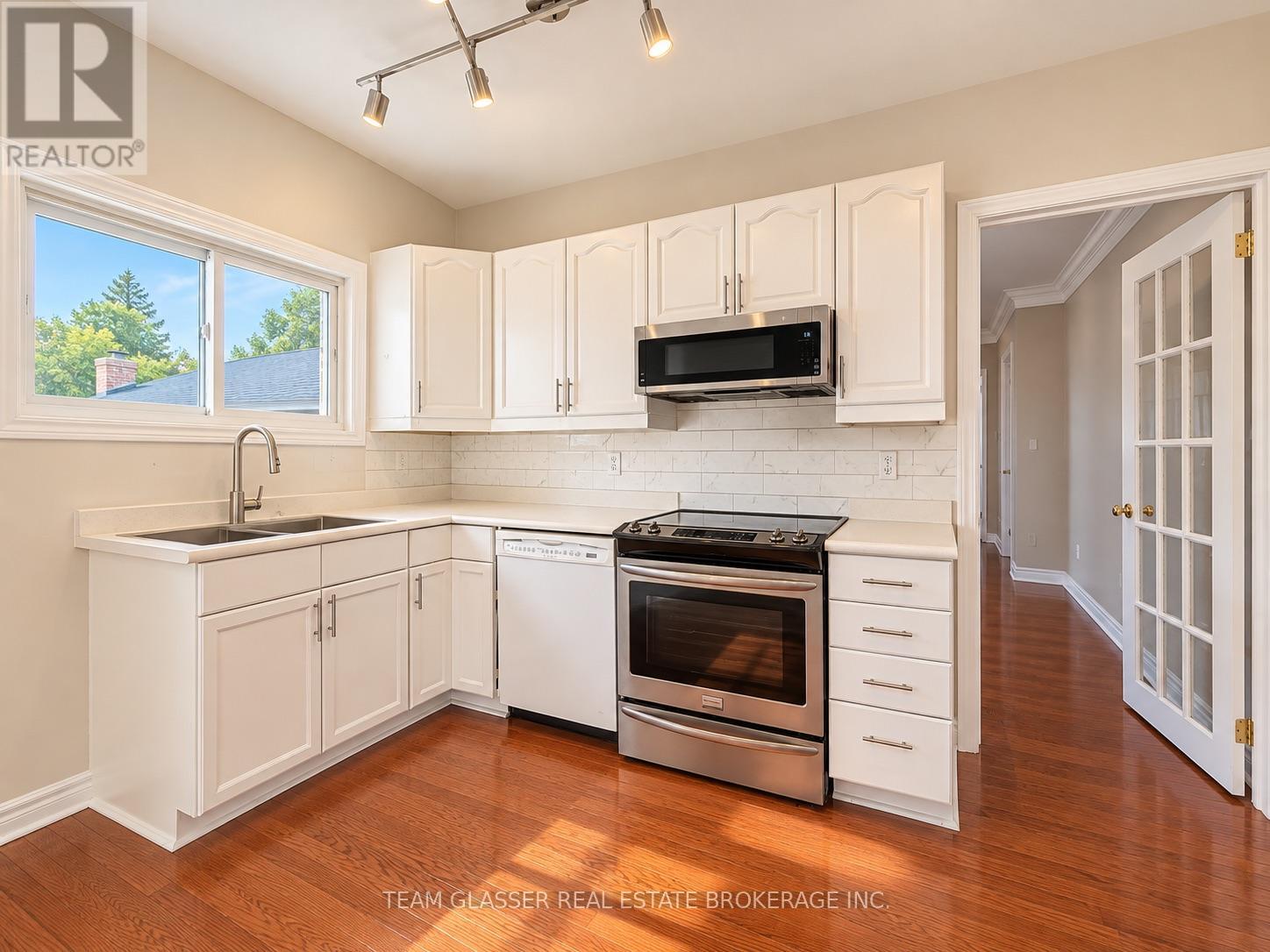 676 EMERY STREET E, London South (South A) — photo 11