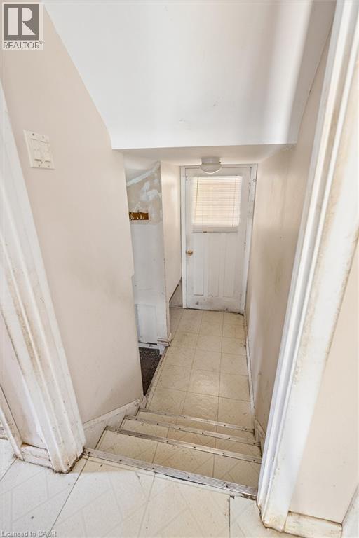 2 Lincoln Crescent — photo 24