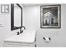 Rear - 95 Parkside Drive, Toronto, ON M6R2Y8 Photo 16